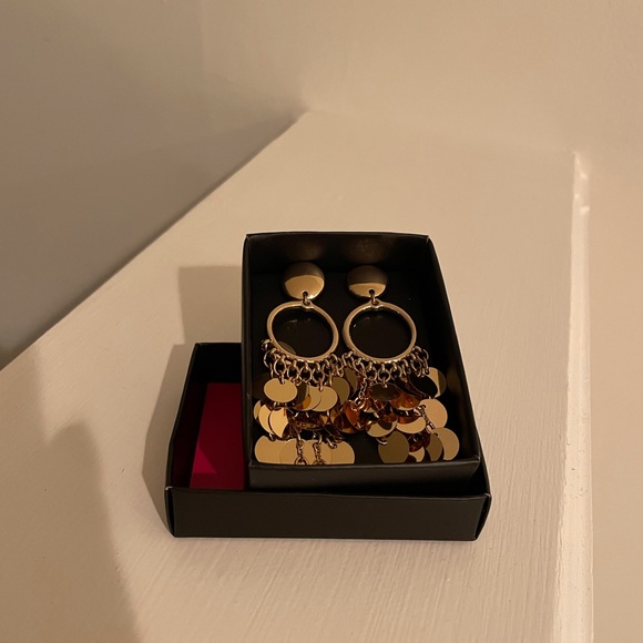 NEW Gold Sequin Earrings - Picture 3 of 4